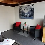 Motel Oostvoorne 우스트부르네