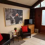 모텔 Motel Oostvoorne 우스트부르네