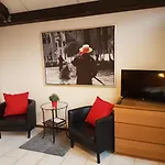 모텔 Motel Oostvoorne 3*
