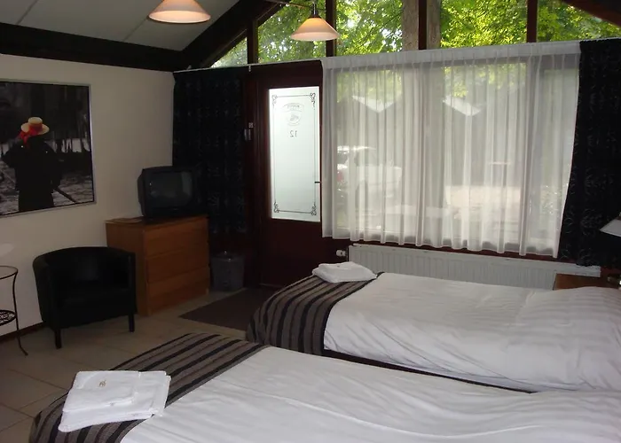 Motel Oostvoorne موتيل 3*